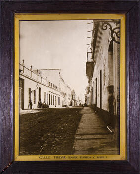 Calle Piedad (entre Florida y Maipú)