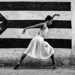 Bailarina y la Bandera 