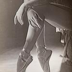 Piernas y manos (Alicia Markova)