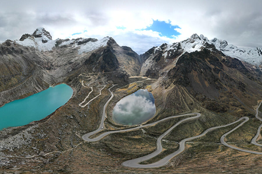 The gaze that lays bare time. Photographs by Gladys Alvarado