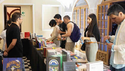 Book Vivant at Pinta Lima