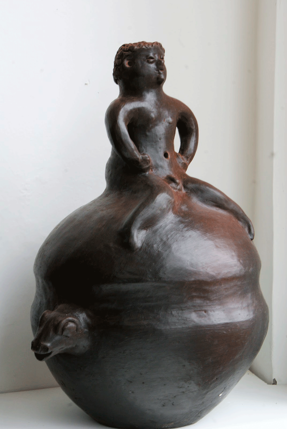 Esfera con dos figuras